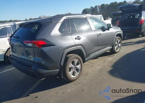 2023 Toyota Rav4 Xle z USA, uszkodzony, nr VIN 2T3W1RFV0PC238372